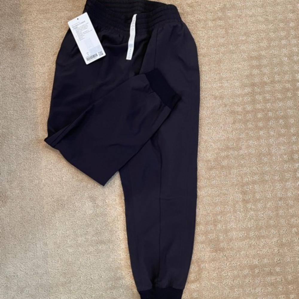 Lululemon Wanderer Cropped Joggers Black 6